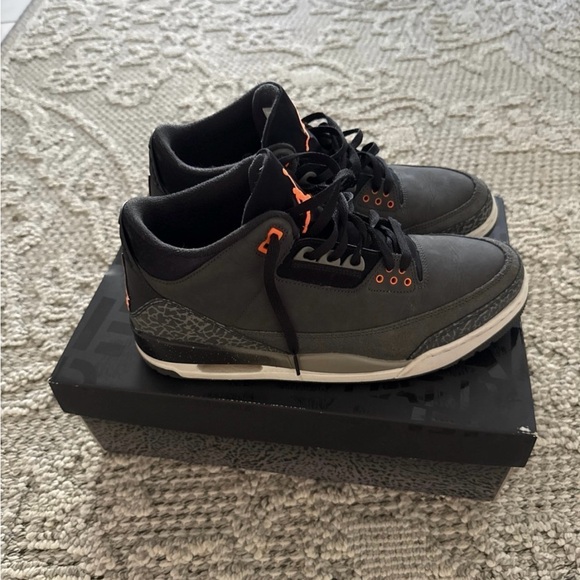 Air Jordan 3 - Picture 4 of 6